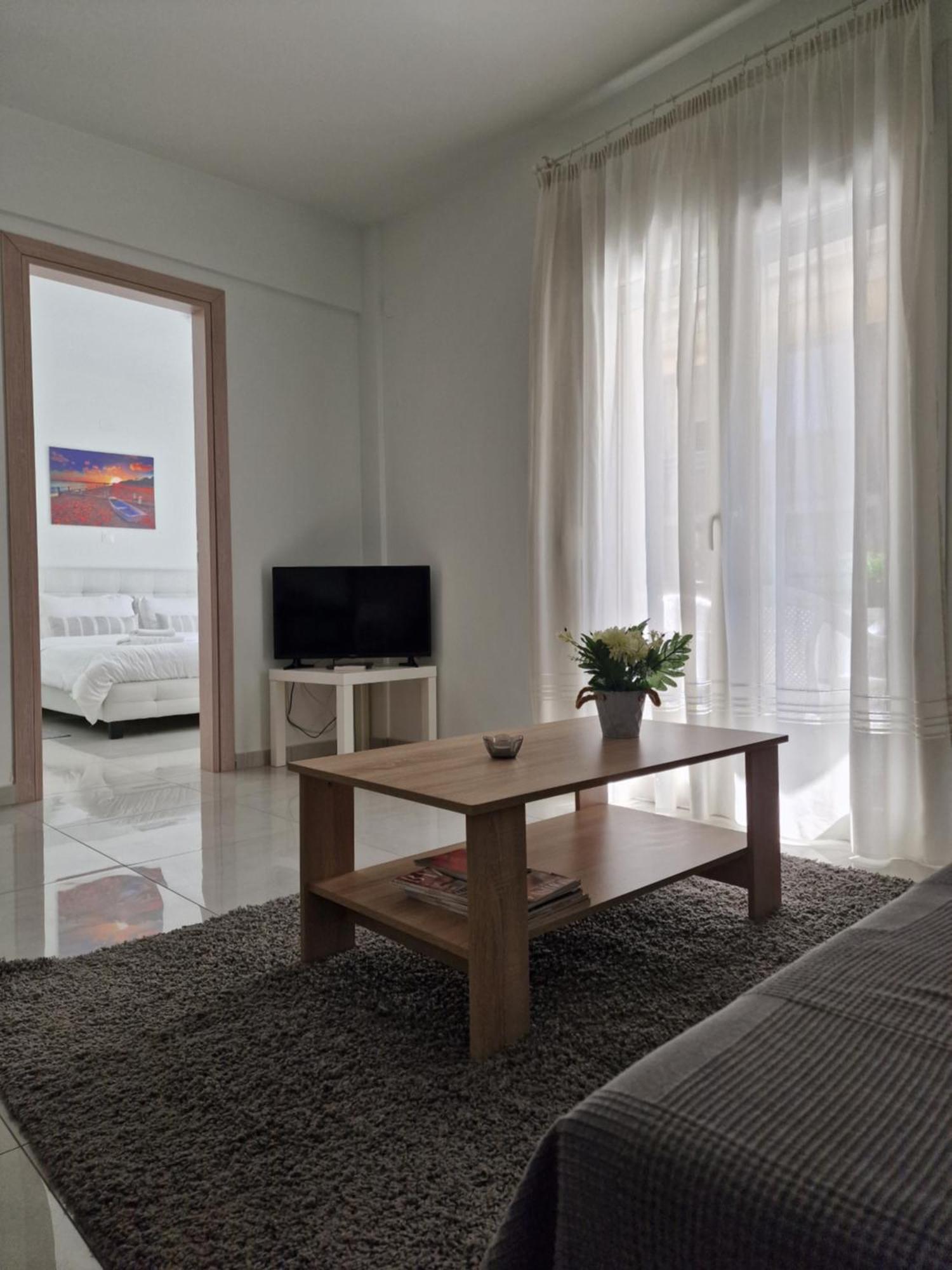 By The Sea Apartment Peraía Екстериор снимка